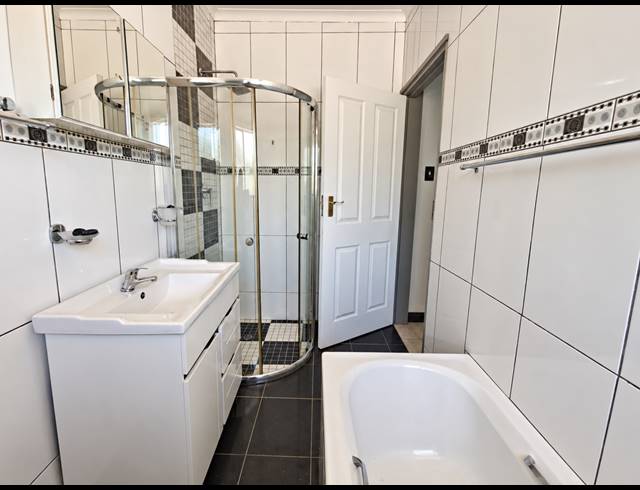 3 BEDROOM TOWNHOUSE FOR SALE IN THREE RIVERS PROPER